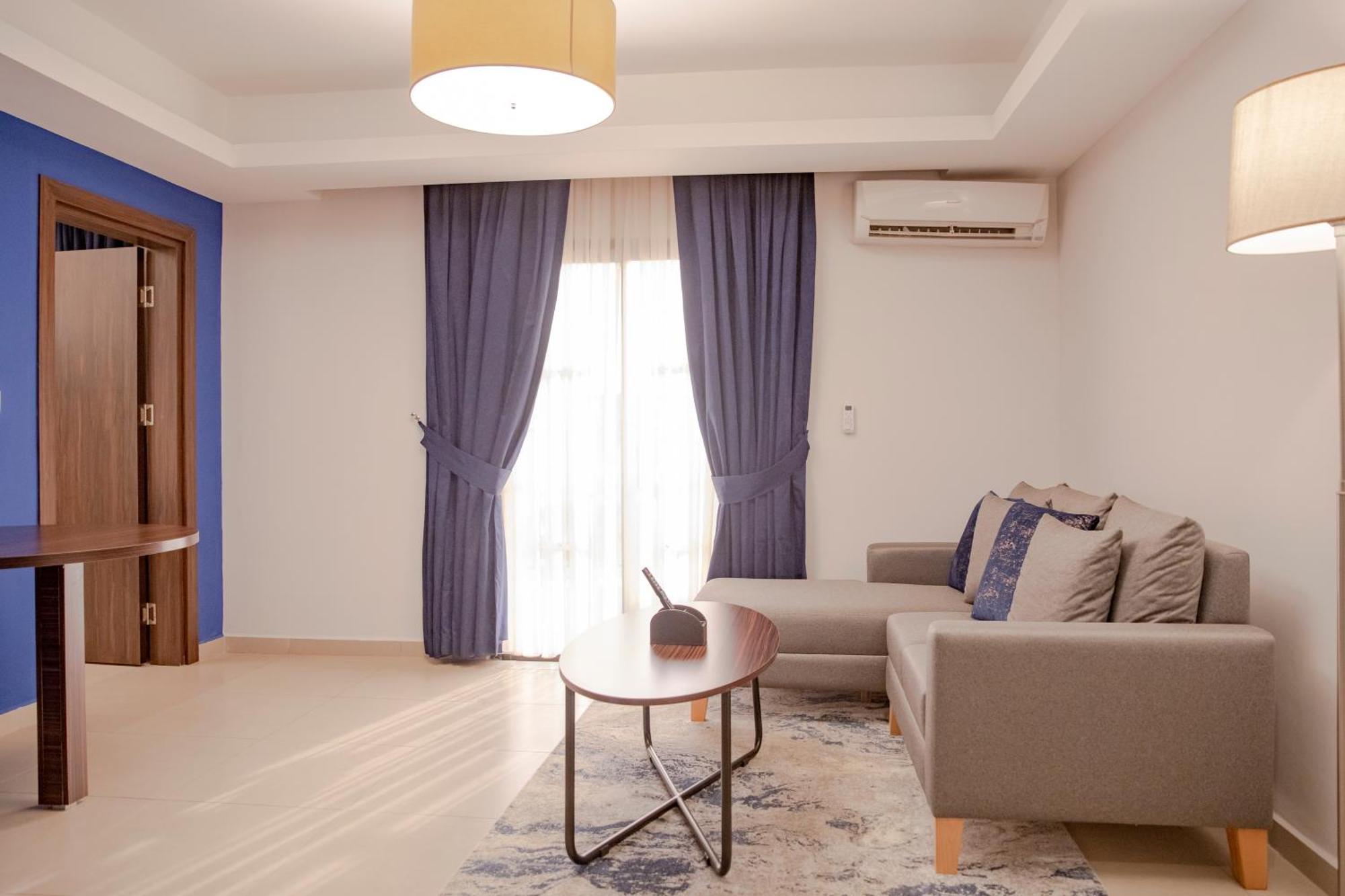 Souare Premium Hotel Conakry Exteriör bild