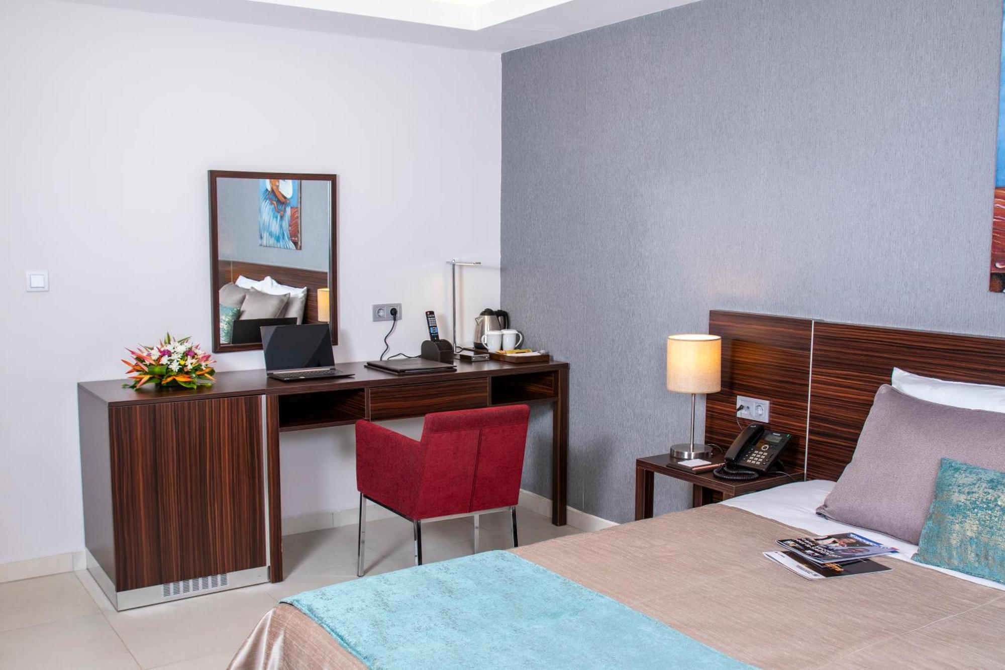 Souare Premium Hotel Conakry Exteriör bild